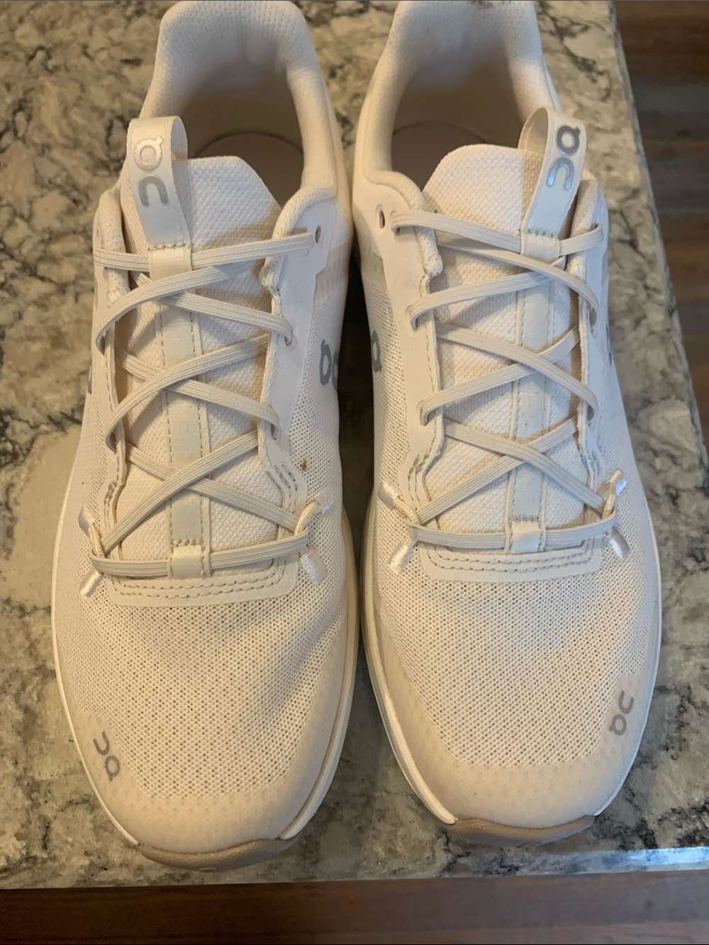 On Cloud Youth 6.5 Cloudswift Athletic Sneakers in Off-White